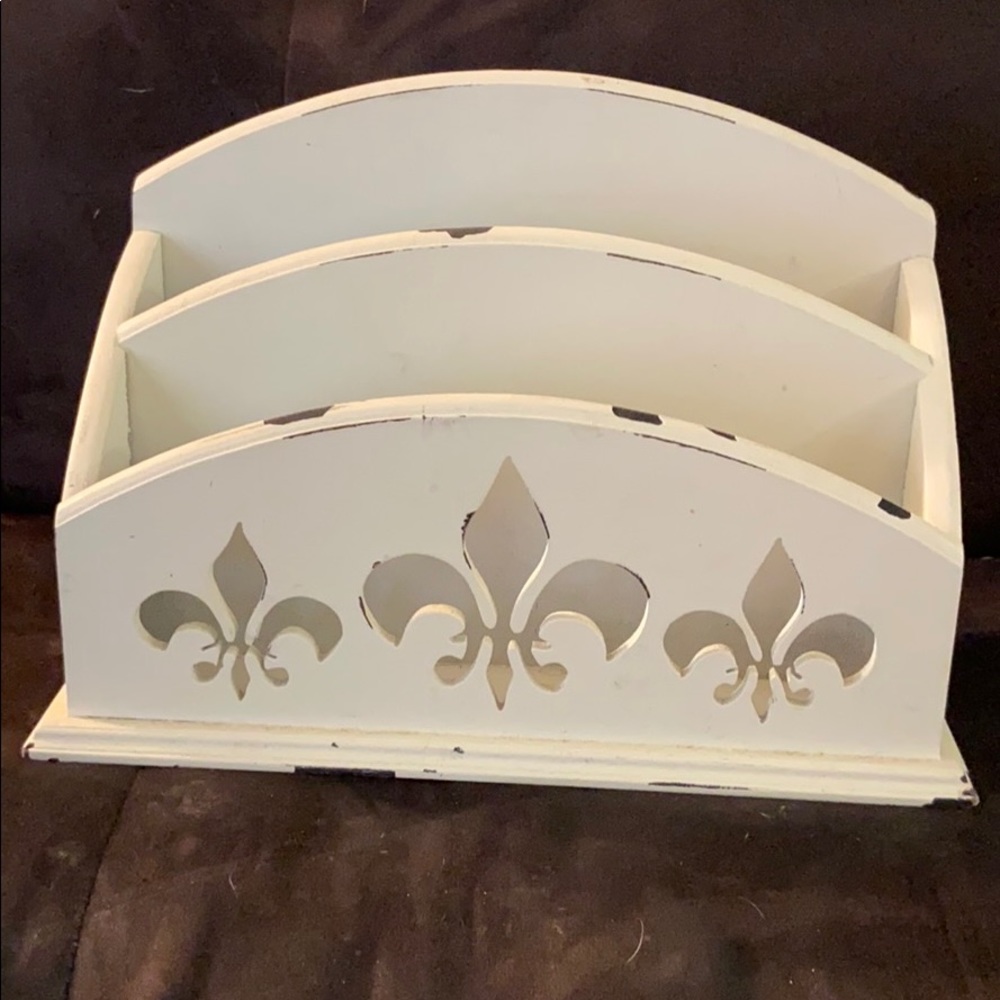 Weathered Flour De Lea Wooden Organizer